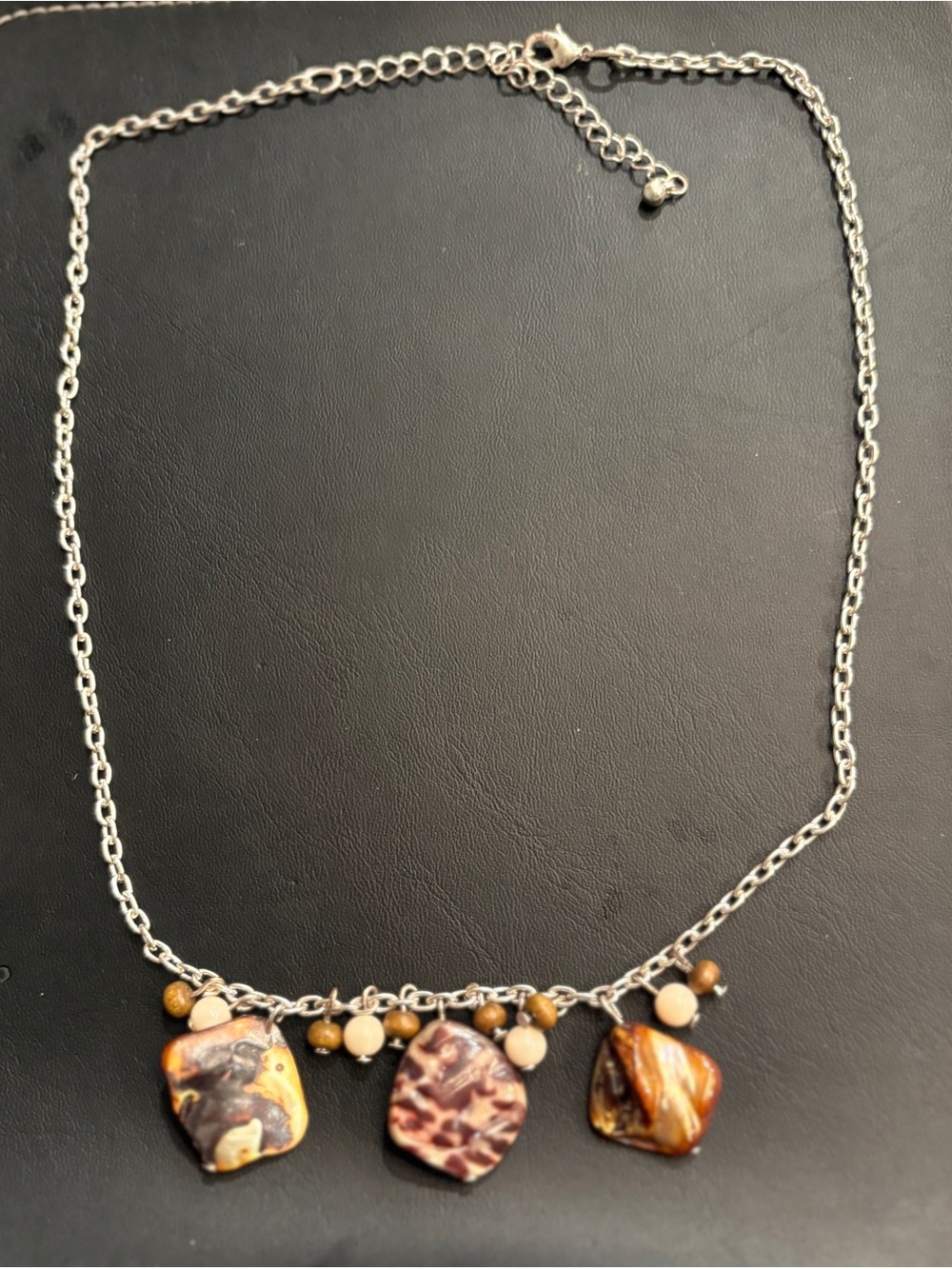 SHELL NECKLACE - Picture 2 of 3